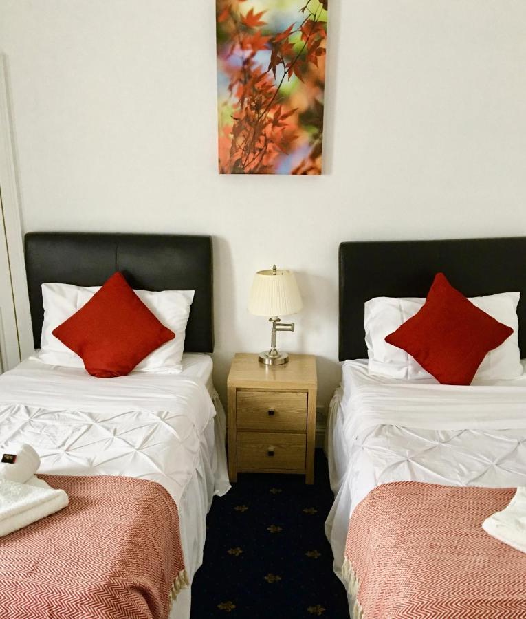 Watson Lodge Guest House Галашилс Екстериор снимка