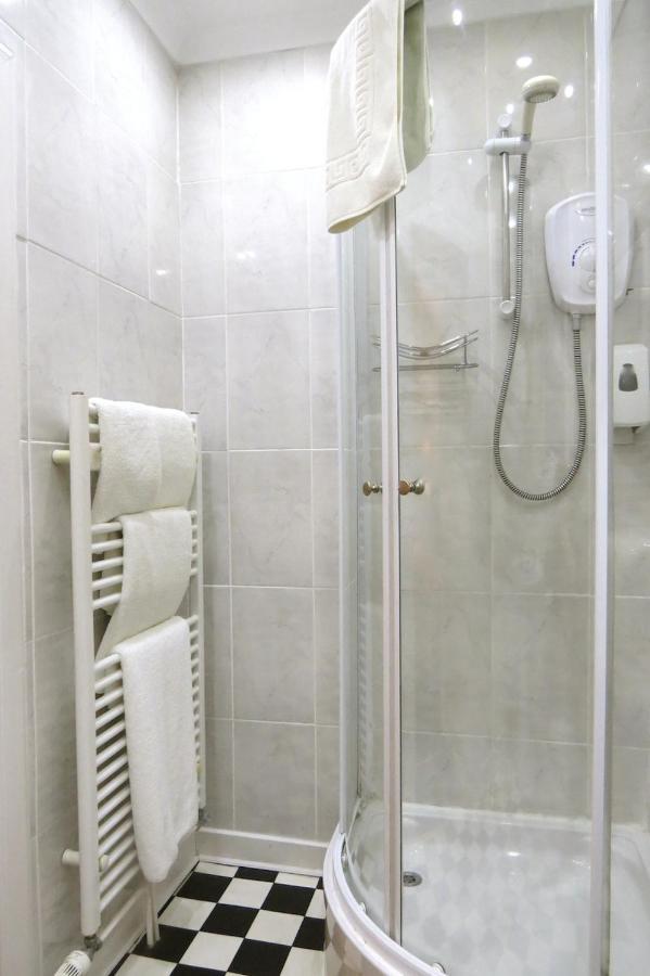 Watson Lodge Guest House Галашилс Екстериор снимка