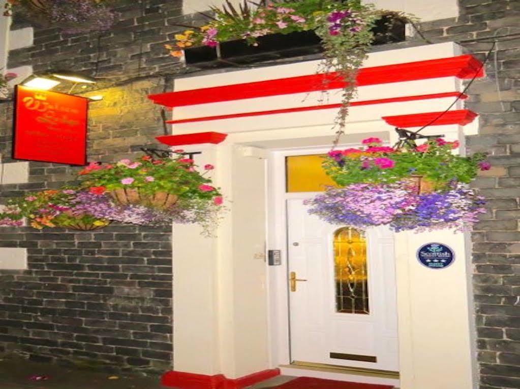 Watson Lodge Guest House Галашилс Екстериор снимка